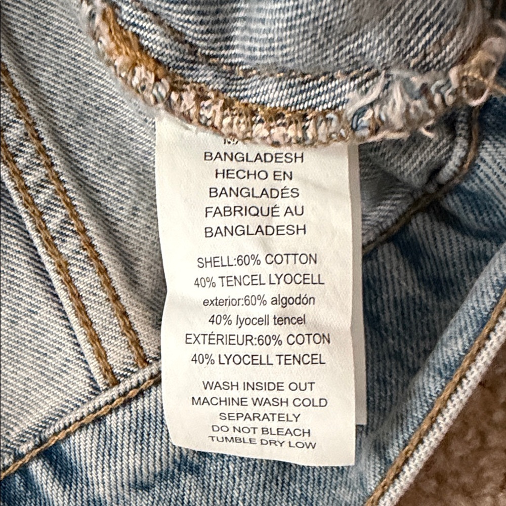 Michael Kors Stone Wash Cropped Jean Jacket with Gold Accent Buttons Size M - Picture 8 of 9